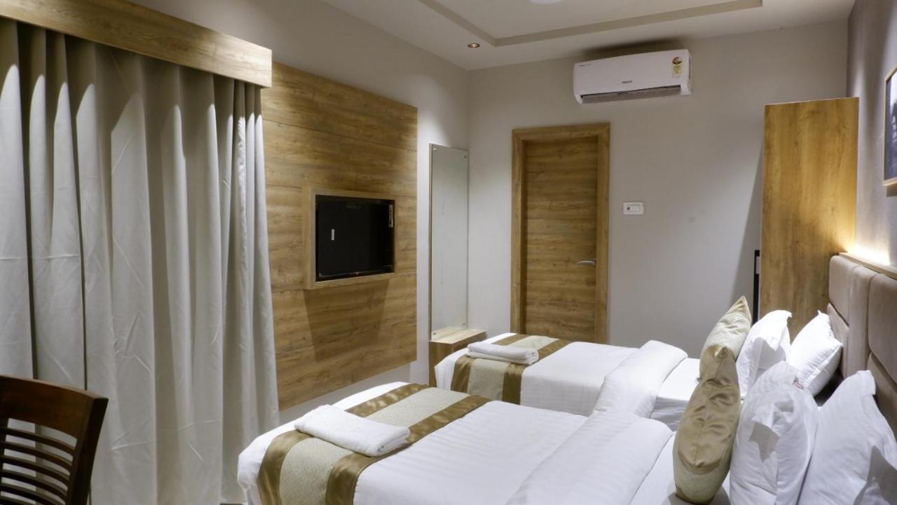 Hotel Amber Paramount 뭄바이 외부 사진
