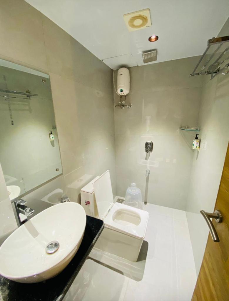 Hotel Amber Paramount 뭄바이 외부 사진